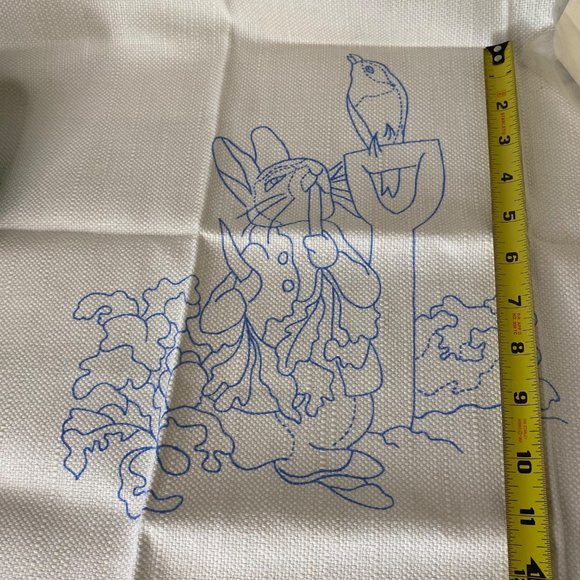 Peter Rabbit crewel kit 7221 Erica Wilson 1971 incomplete open box RARE - Picture 4 of 5